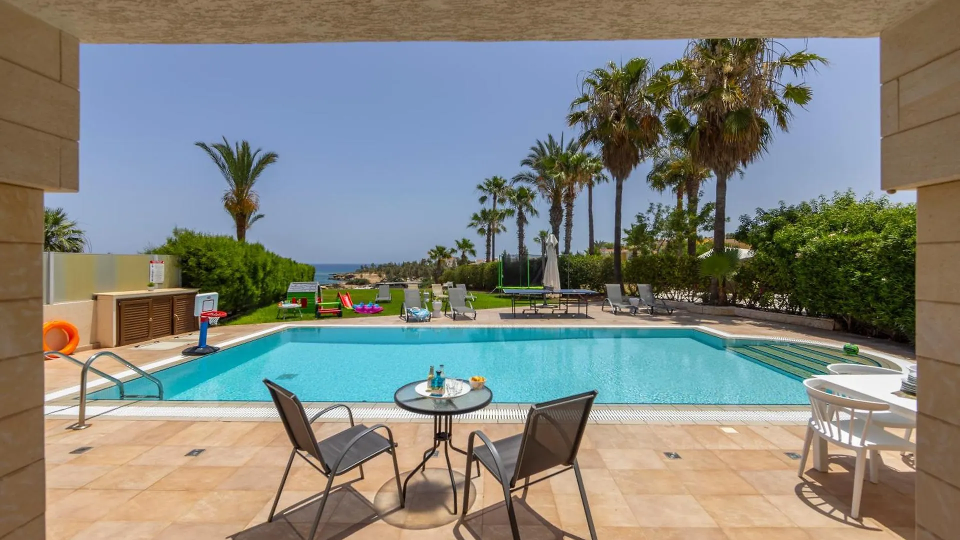 Villa Sunnyvillas: 4Br Seafront Villa*Private Pool*Bw44 Protaras
